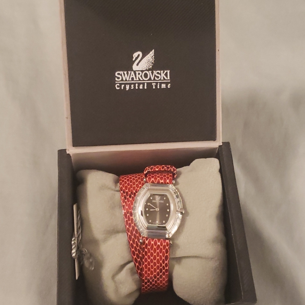 BRAND NEW VINTAGE SWAROVSKI WATCH
